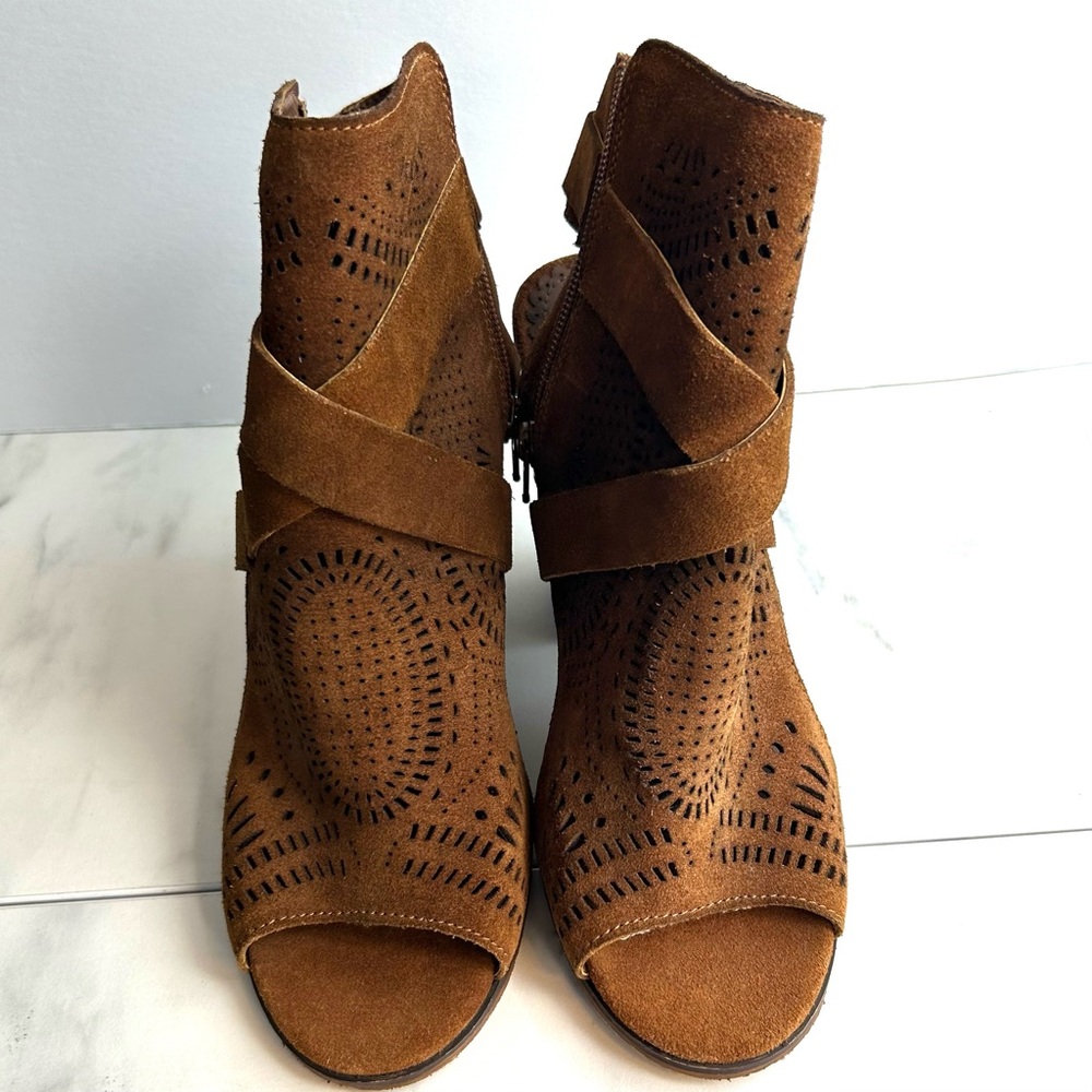 Naughty Monkey Women's Tan Suede‎ Eyelet Booties in Size 9.5
